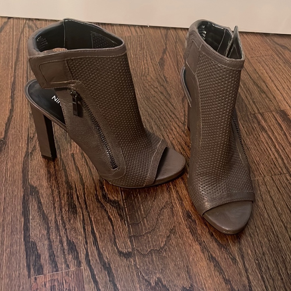 Nine West heels. Never worn